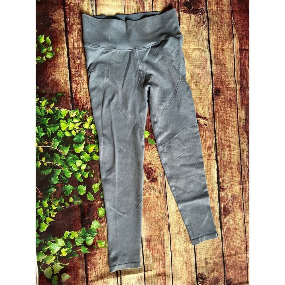 Offline Distressed Blue Leggings Size Small